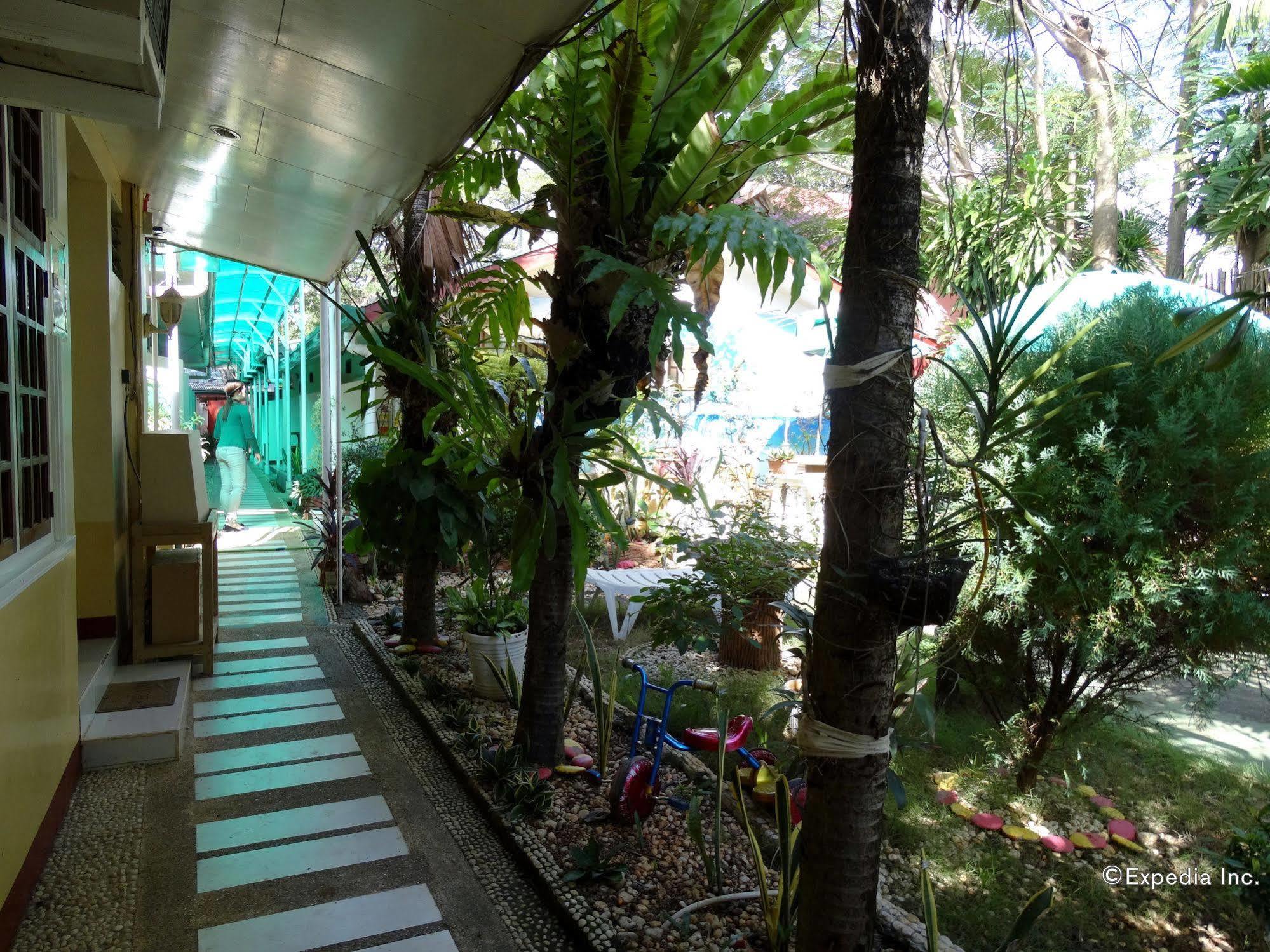 D'Lucky Garden Inn & Suites Tiniguiban Dış mekan fotoğraf
