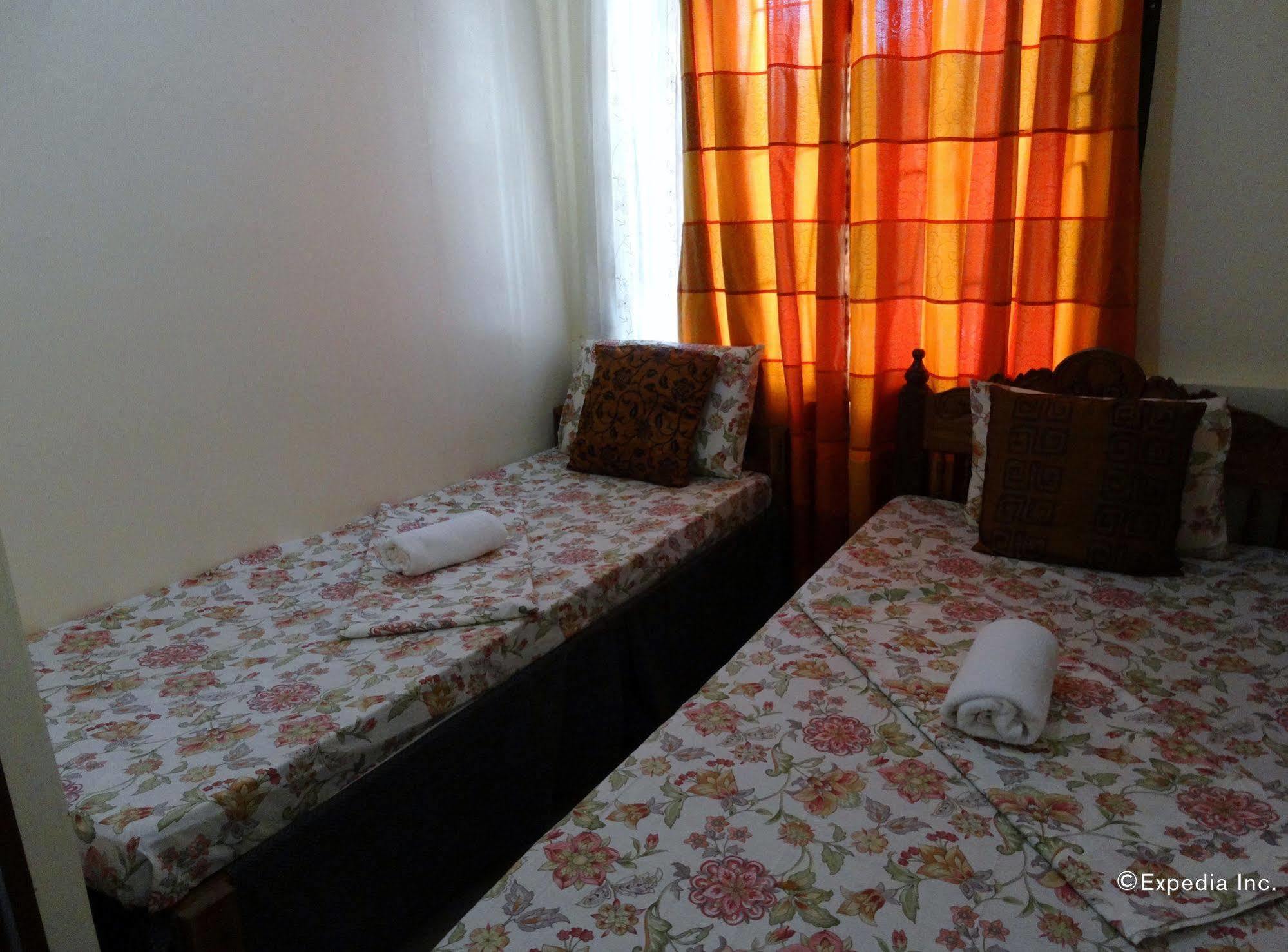 D'Lucky Garden Inn & Suites Tiniguiban Dış mekan fotoğraf