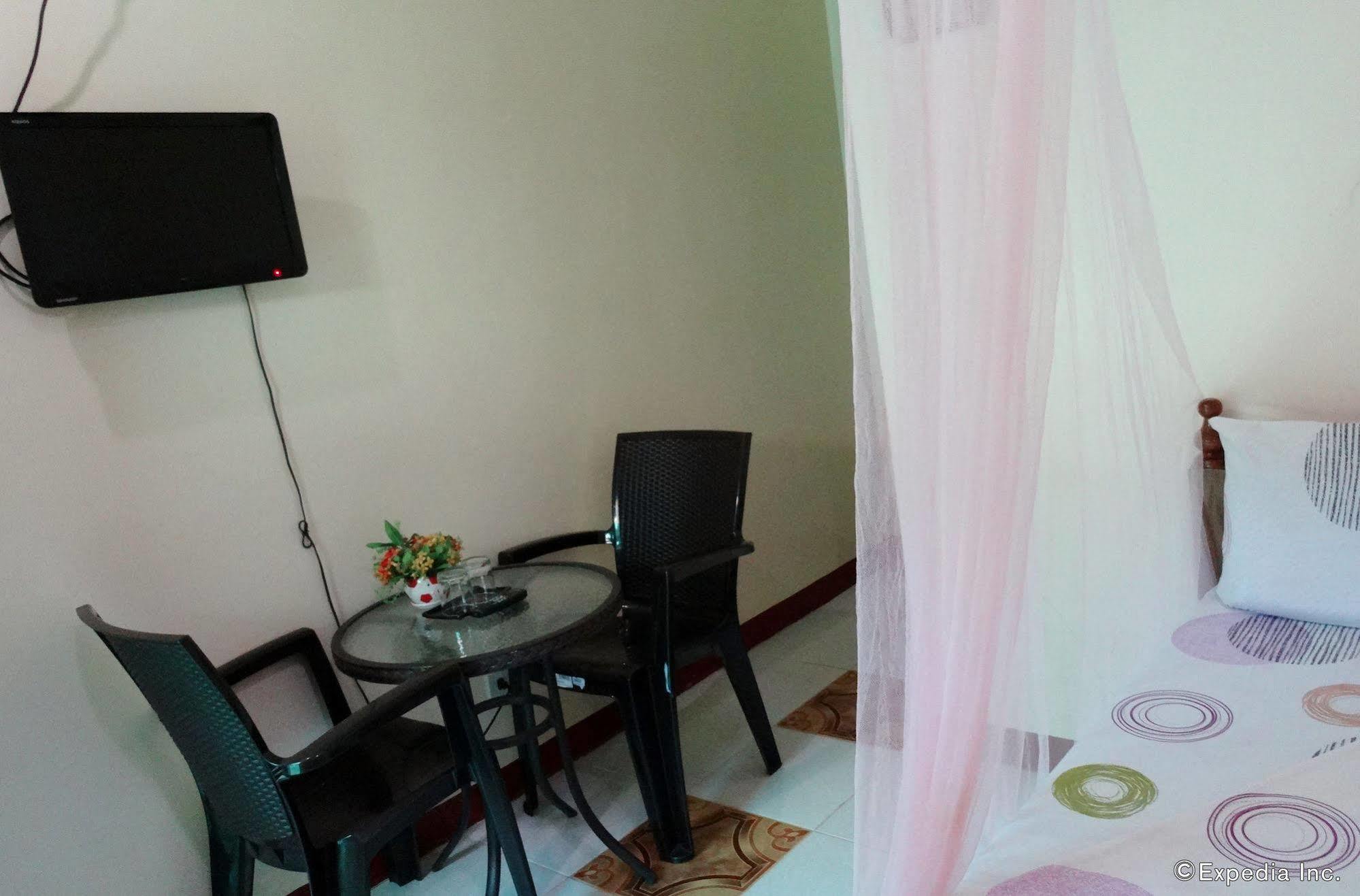 D'Lucky Garden Inn & Suites Tiniguiban Dış mekan fotoğraf