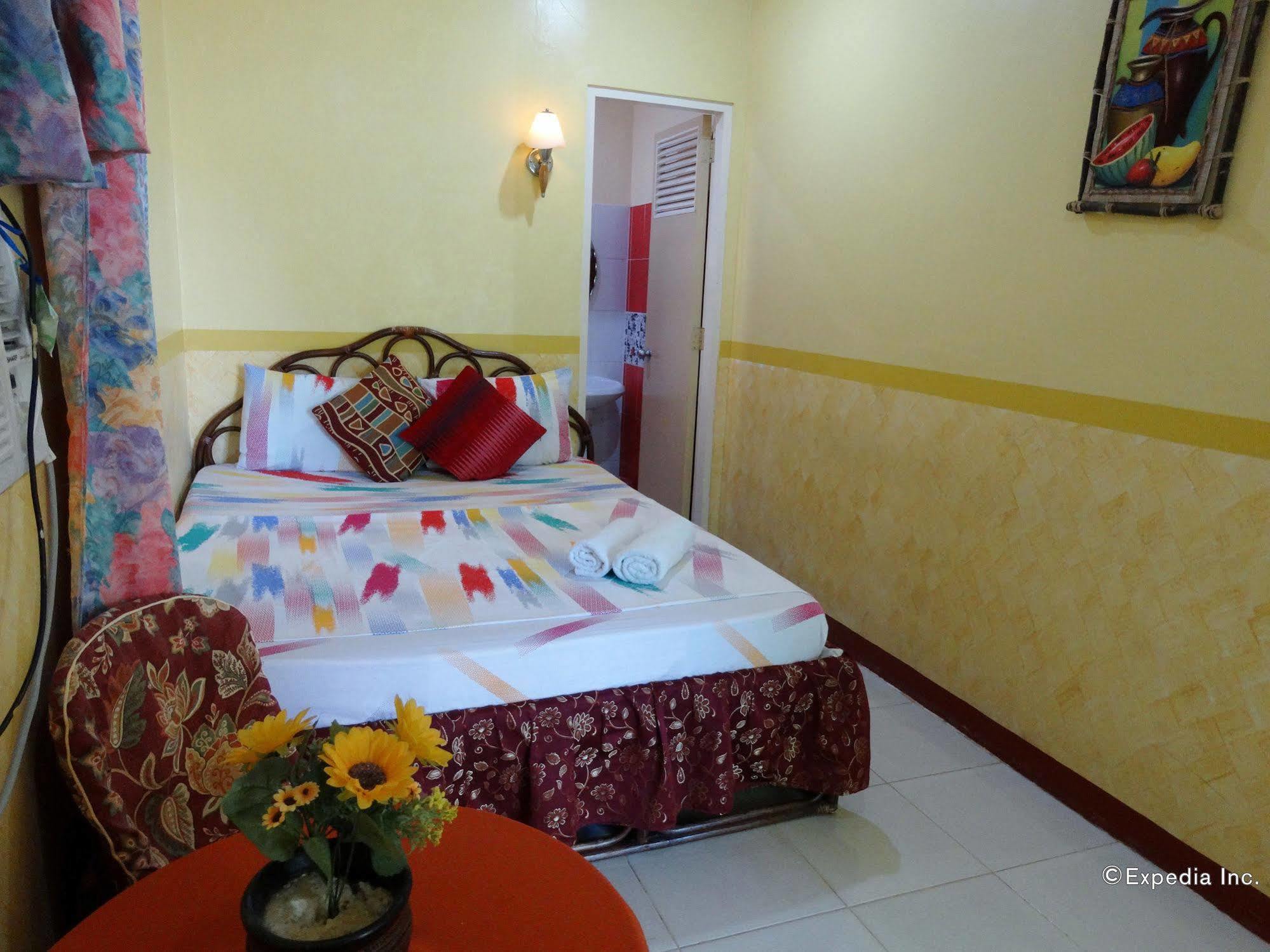 D'Lucky Garden Inn & Suites Tiniguiban Dış mekan fotoğraf
